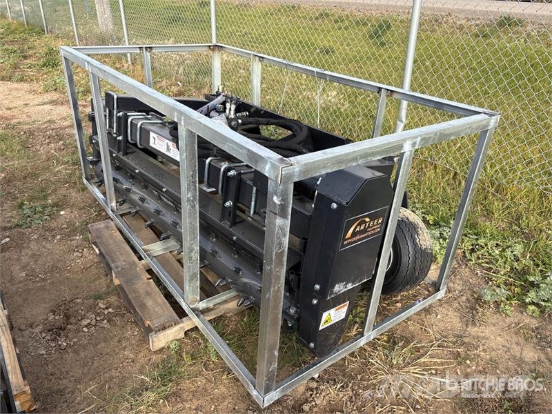 Arteer SSPR-72W 72 in Skid Steer Power Rake (Unused) Rastrilladoras y rastrilladoras giratorias