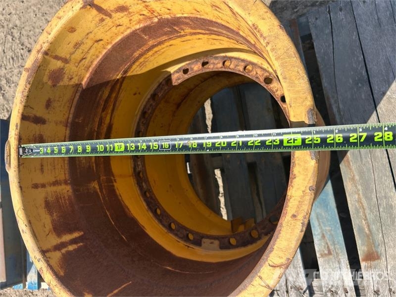 Articulated Truck Wheels Opony, koła i felgi
