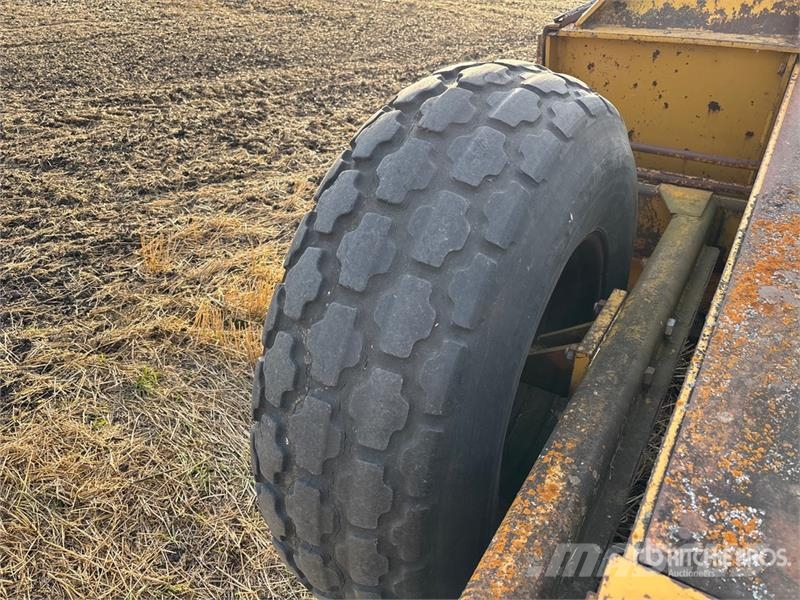Ashland I-110 4 Tire Hydraulic Pull Scraper Schaber