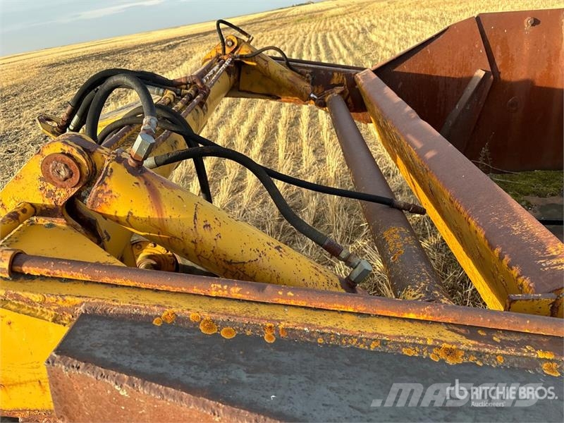 Ashland I-110 4 Tire Hydraulic Pull Scraper Schaber