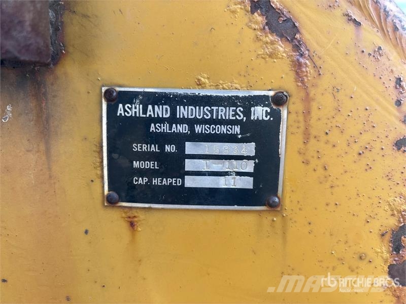 Ashland I-110 4 Tire Hydraulic Pull Scraper Schaber