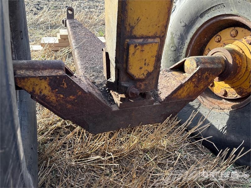 Ashland I-110 4 Tire Hydraulic Pull Scraper Schaber