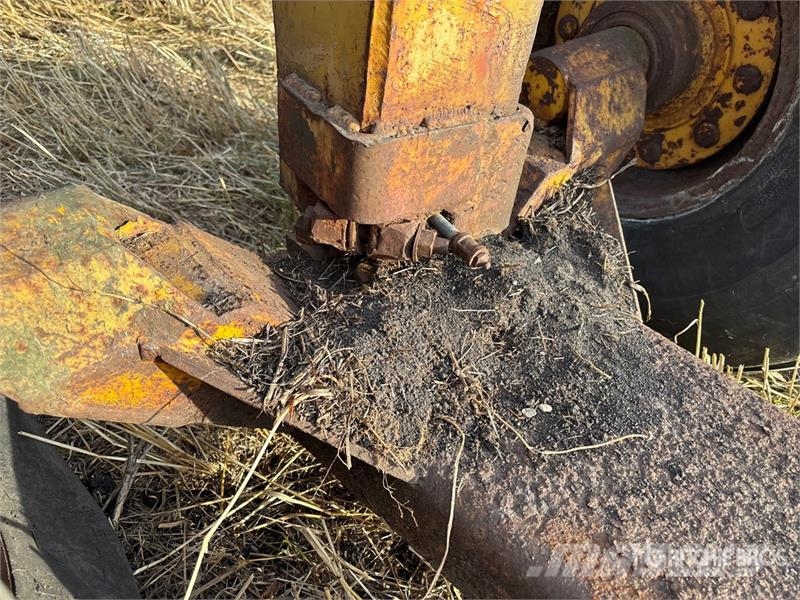 Ashland I-110 4 Tire Hydraulic Pull Scraper Schaber