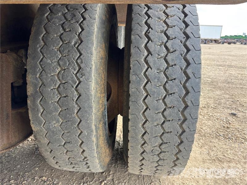 Aspen 53 ft Tri/A Folding Neck Trailer ローローダー