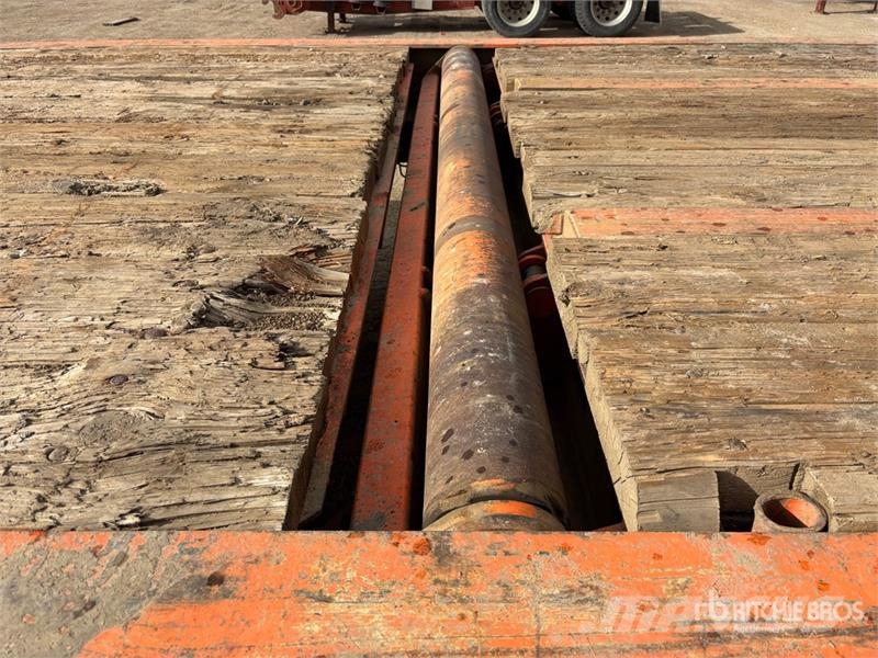 Aspen FG40-3 50 ft Tri/A Folding Neck Trailer Низькорамні причепи