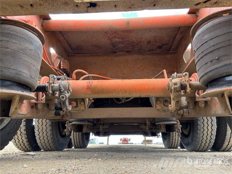 Aspen FG40-3 50 ft Tri/A Folding Neck Trailer Низькорамні причепи