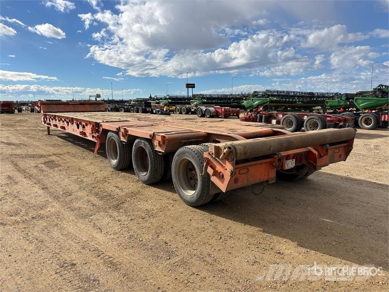 Aspen FG40-3 50 ft Tri/A Folding Neck Trailer Низькорамні причепи