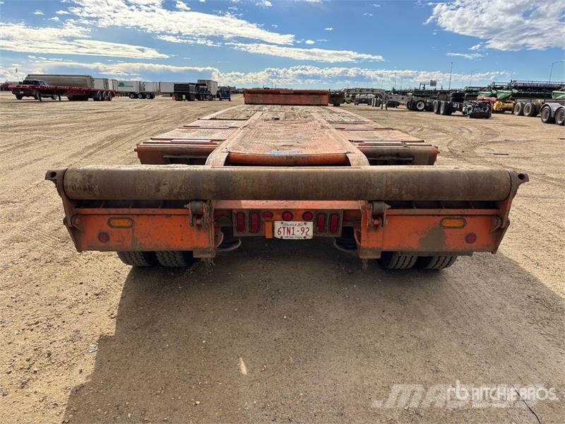 Aspen FG40-3 50 ft Tri/A Folding Neck Trailer Низькорамні причепи