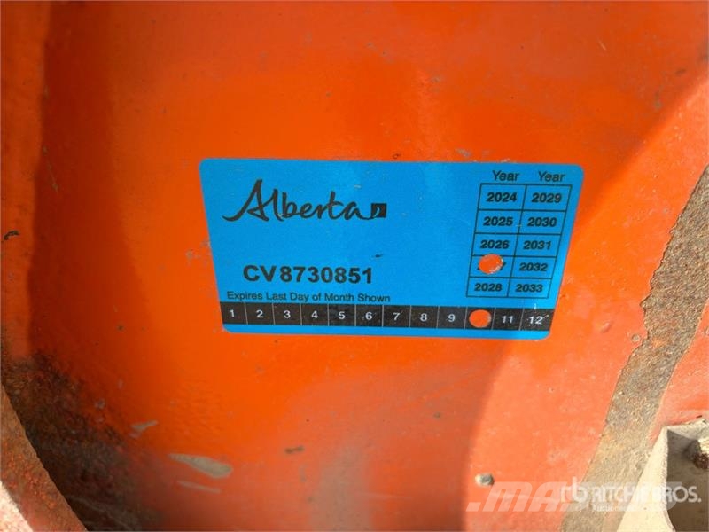 Aspen FG40-3 50 ft Tri/A Folding Neck Trailer Низькорамні причепи