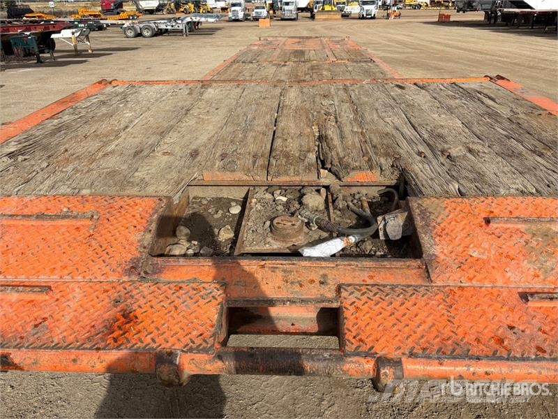 Aspen FG40-3 50 ft Tri/A Folding Neck Trailer Низькорамні причепи