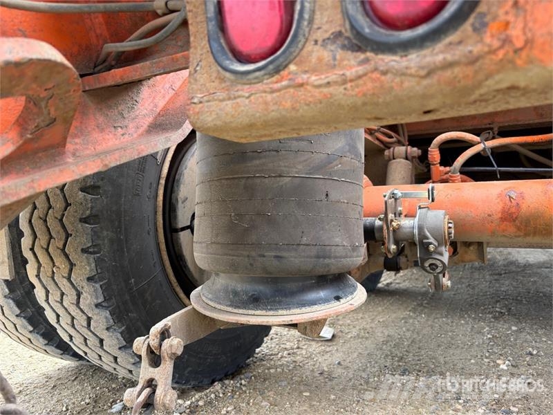 Aspen FG40-3 50 ft Tri/A Folding Neck Trailer Низькорамні причепи