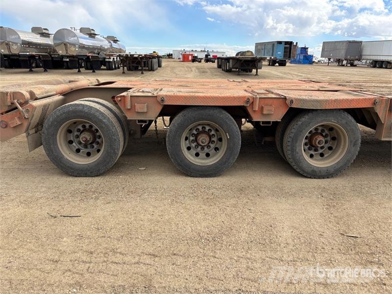 Aspen FG40-3 50 ft Tri/A Folding Neck Trailer Низькорамні причепи