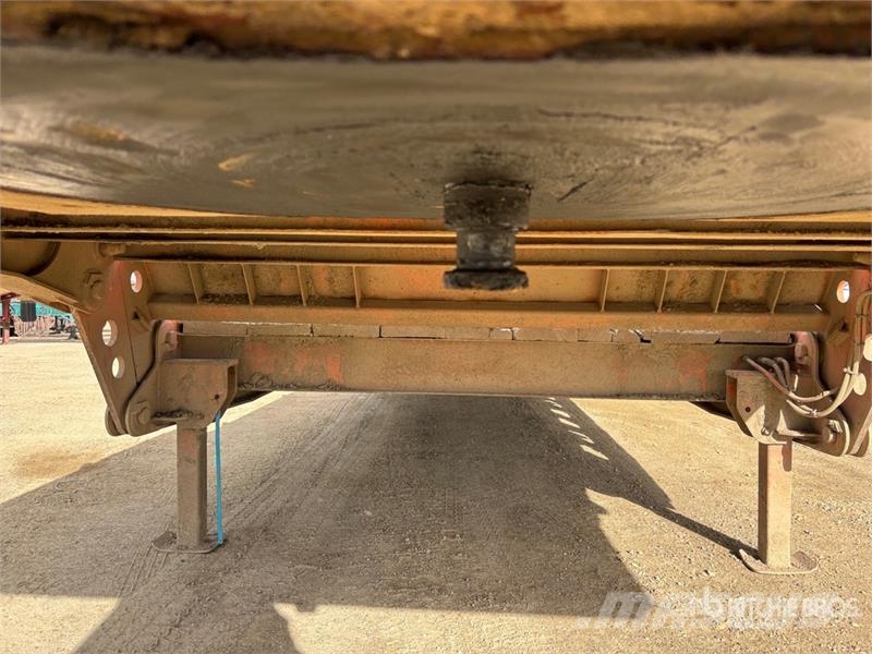 Aspen FG40-3 50 ft Tri/A Folding Neck Trailer Низькорамні причепи