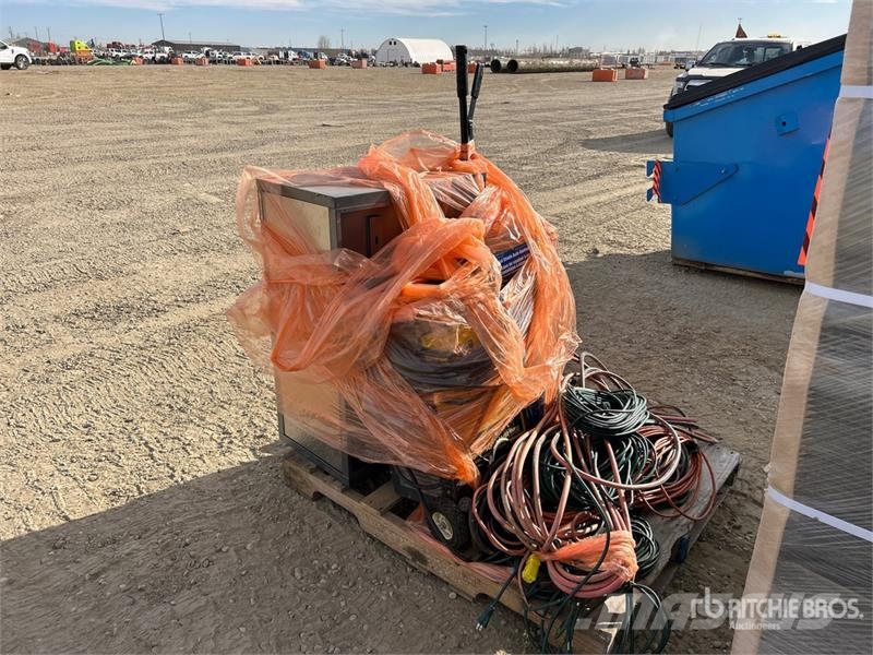  Assorted Construction Tools and Supplies مكونات أخرى