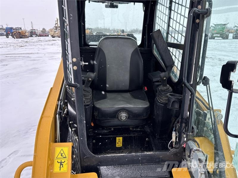 ASV RT40 Compact Track Loader لوادر انزلاقية التوجيه