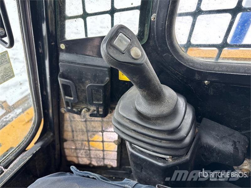ASV RT40 Compact Track Loader لوادر انزلاقية التوجيه