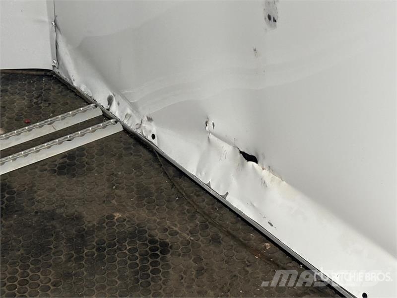 ATC 24 ft T/A Enclosed Trailer Прицепы-фургоны
