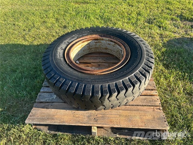 Atlas 9.00-20 Tires Banden, wielen en velgen