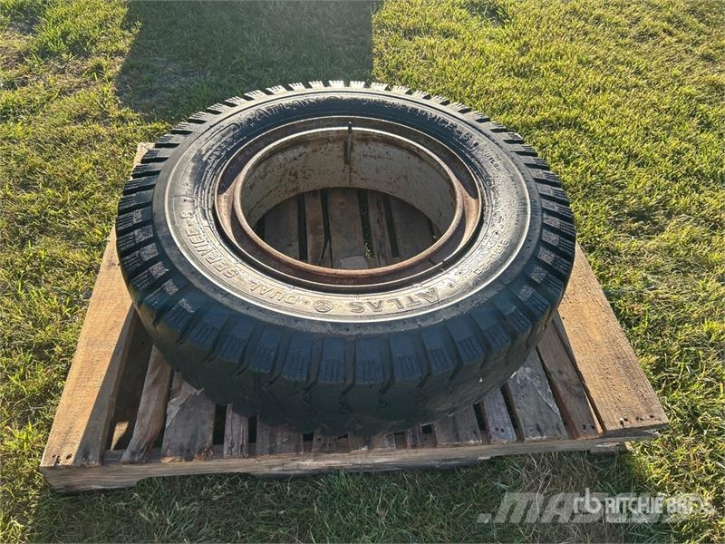 Atlas 9.00-20 Tires Banden, wielen en velgen