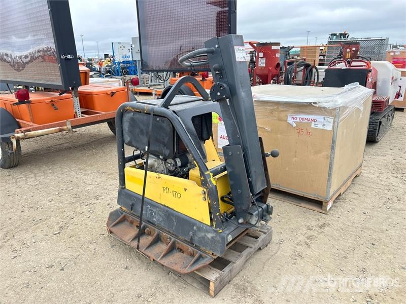Atlas Copco Supra Vibratory Plate Compactor دكاكات أفقية
