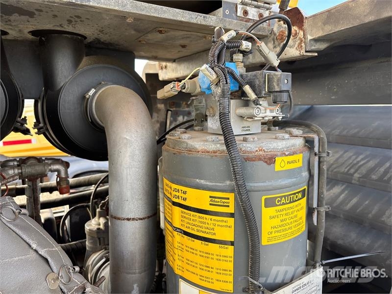 Atlas Copco XATS400 JD 400 cfm Mobile Air Compressor Kompresszorok
