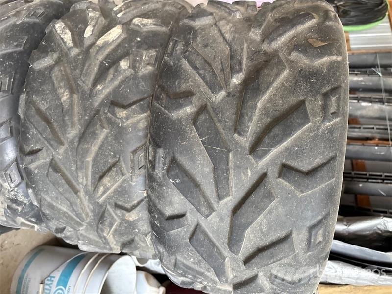 ATV Tires Kiti naudoti statybos komponentai