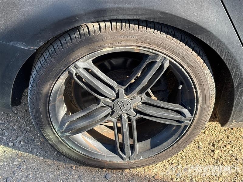 Audi A4 سيارات