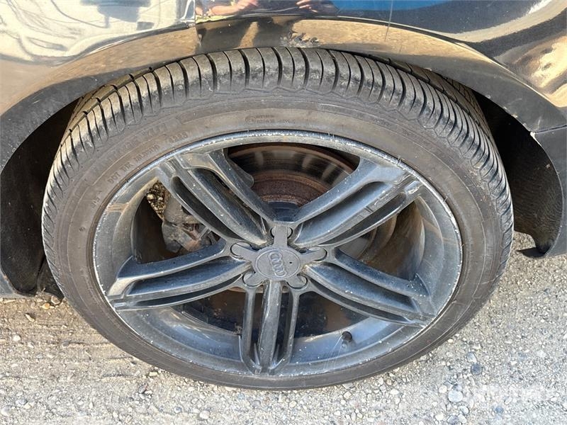 Audi A4 سيارات