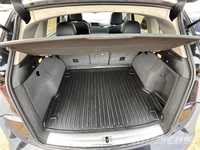 Audi Q5 AWD SUV Carros Ligeiros