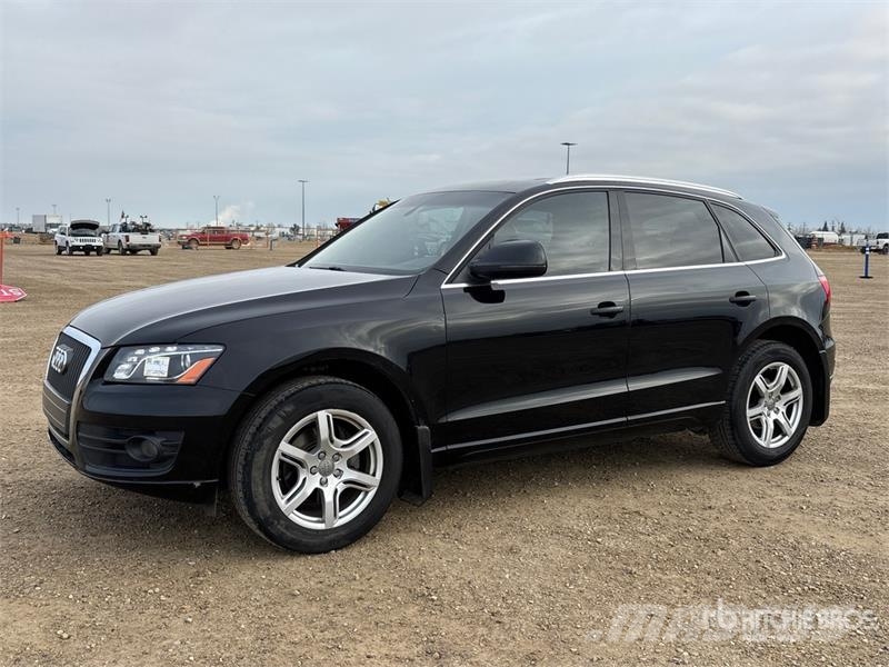 Audi Q5 AWD SUV Carros Ligeiros