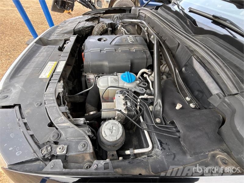 Audi Q5 AWD SUV Carros Ligeiros