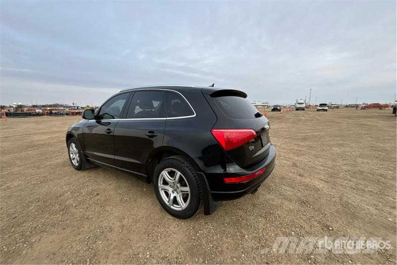 Audi Q5 AWD SUV Carros Ligeiros