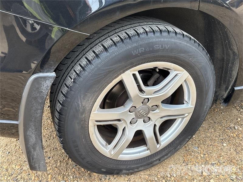 Audi Q5 AWD SUV Carros Ligeiros