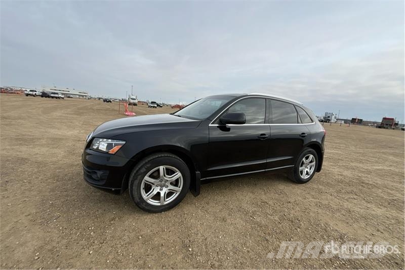 Audi Q5 AWD SUV Carros Ligeiros