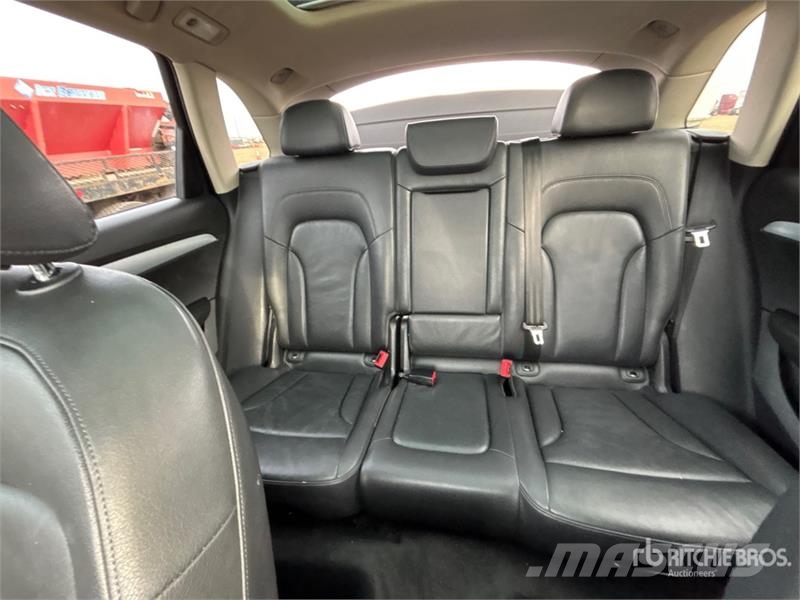 Audi Q5 AWD SUV Carros Ligeiros