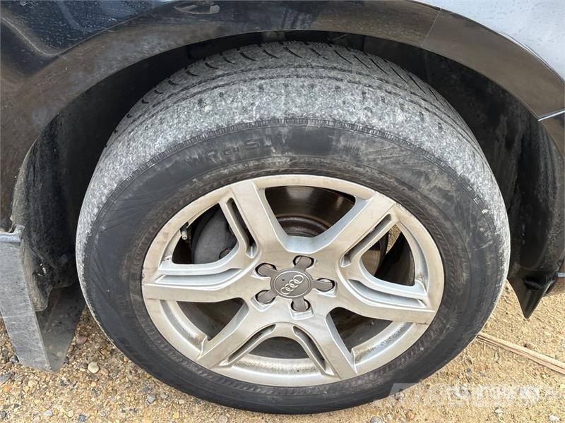 Audi Q5 AWD SUV Carros Ligeiros