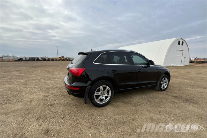 Audi Q5 AWD SUV Carros Ligeiros