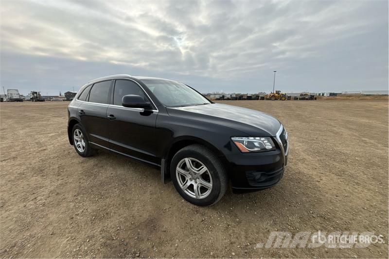 Audi Q5 AWD SUV Carros Ligeiros