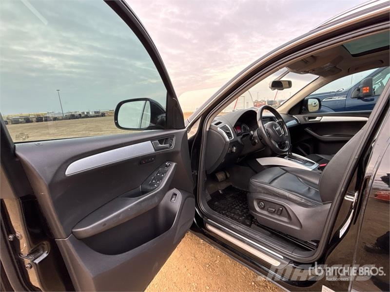 Audi Q5 AWD SUV Carros Ligeiros