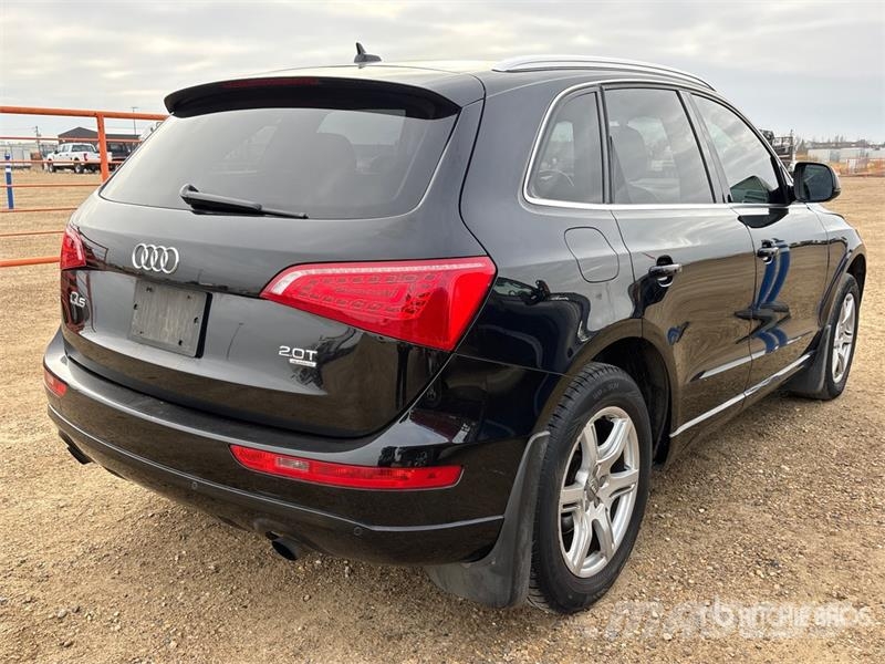 Audi Q5 AWD SUV Carros Ligeiros