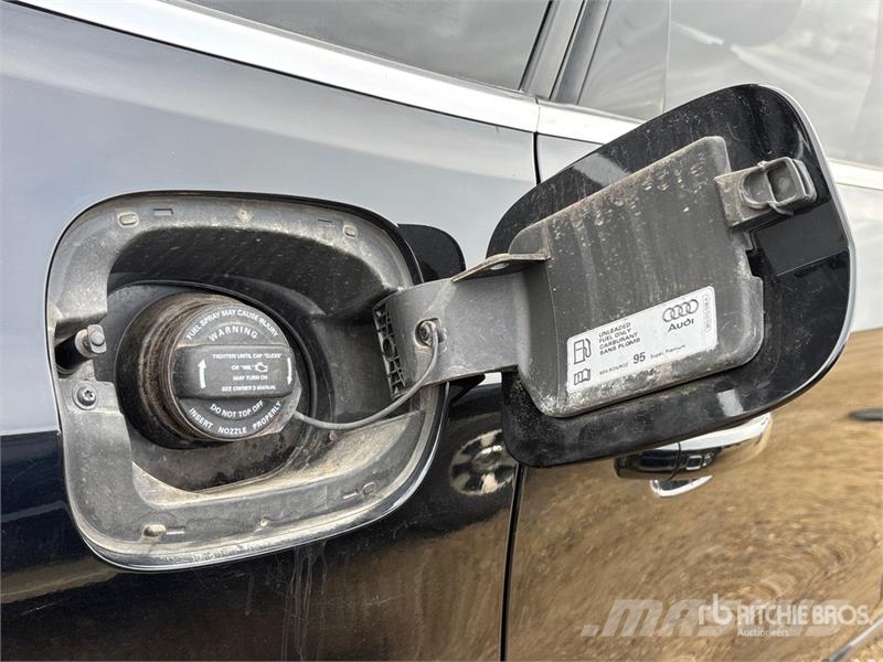 Audi Q5 AWD SUV Carros Ligeiros