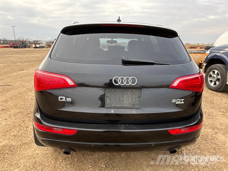 Audi Q5 AWD SUV Carros Ligeiros