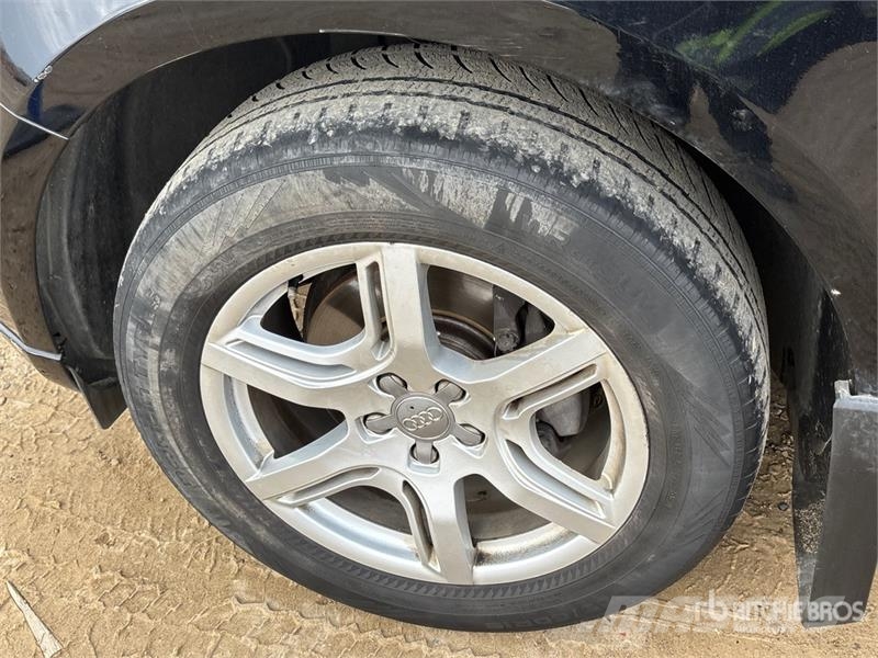Audi Q5 AWD SUV Carros Ligeiros