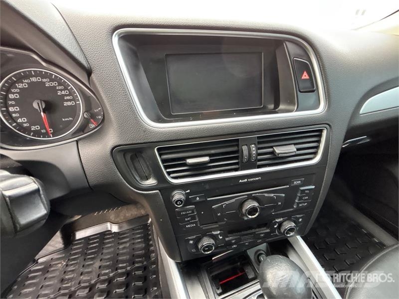 Audi Q5 AWD SUV Carros Ligeiros