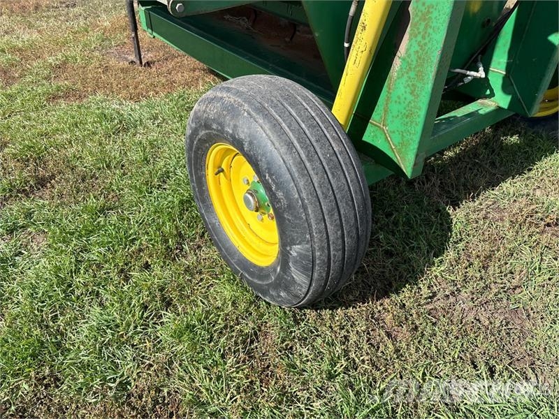 Bale King 2880 6 ft x 8 ft 8 in Hydraulic Bale Processor Rullipurustid, noad ja lahtirullijad