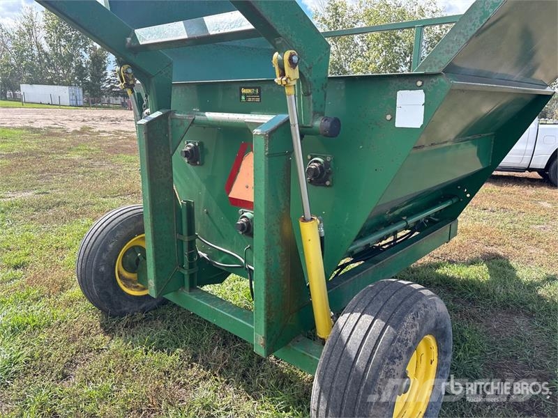 Bale King 2880 6 ft x 8 ft 8 in Hydraulic Bale Processor Rullipurustid, noad ja lahtirullijad