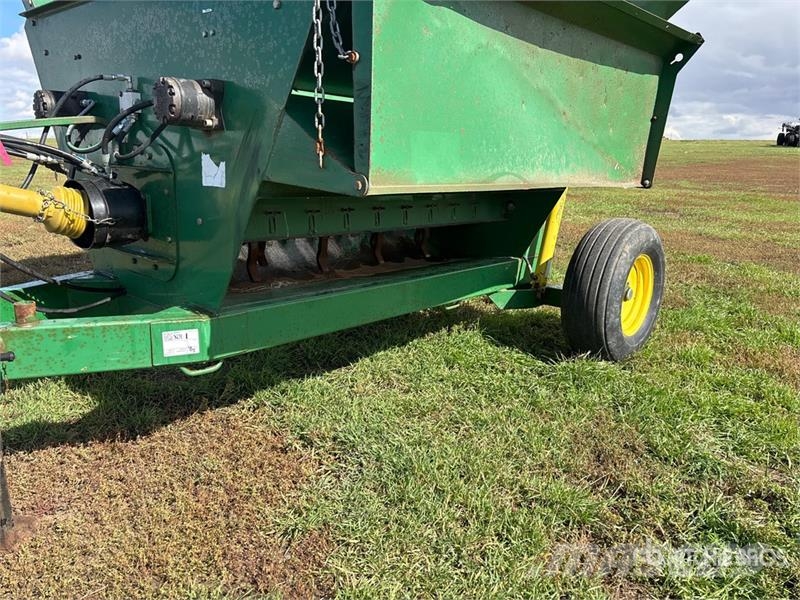 Bale King 2880 6 ft x 8 ft 8 in Hydraulic Bale Processor Rullipurustid, noad ja lahtirullijad