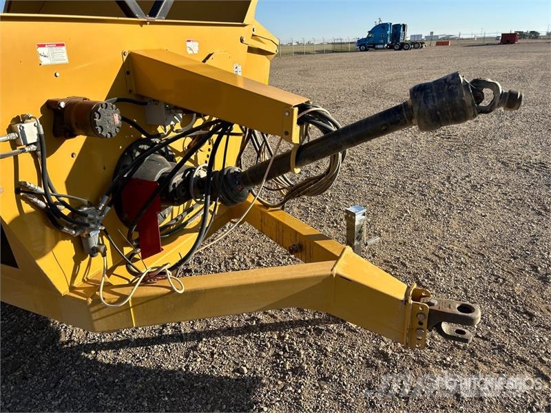 Bale King 5100TR S/A Bale Processor آلات تمزيق الحزم وتقطيعها ونشرها