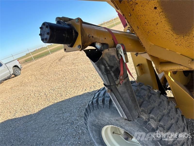 Bale King 5100TR S/A Bale Processor آلات تمزيق الحزم وتقطيعها ونشرها