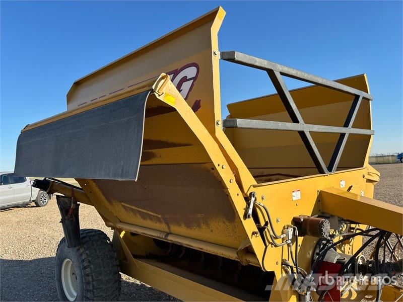 Bale King 5100TR S/A Bale Processor آلات تمزيق الحزم وتقطيعها ونشرها